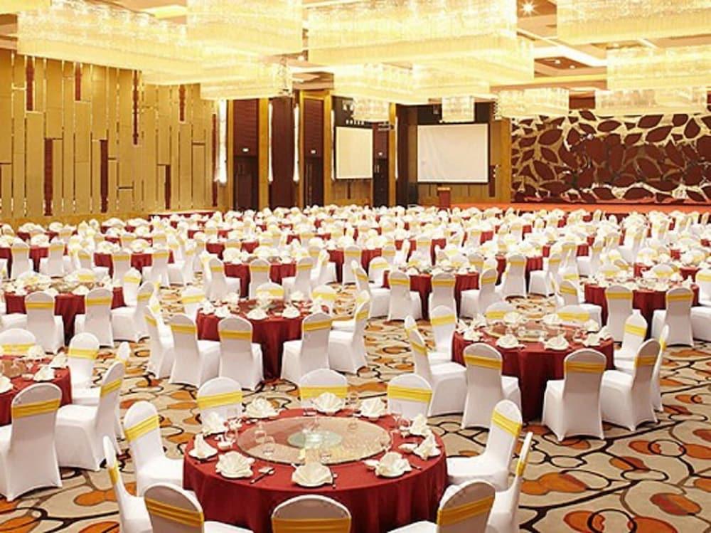 Kun Tai Glory Hotel Beijing Wangjing Exterior photo